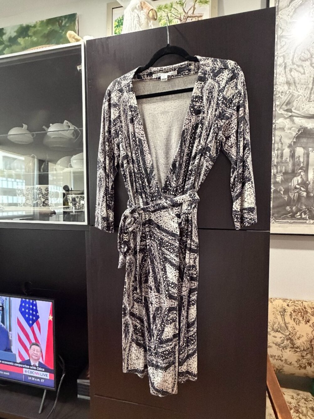 DIANE VON FURSTENBERG SILK WRAP DRESS
